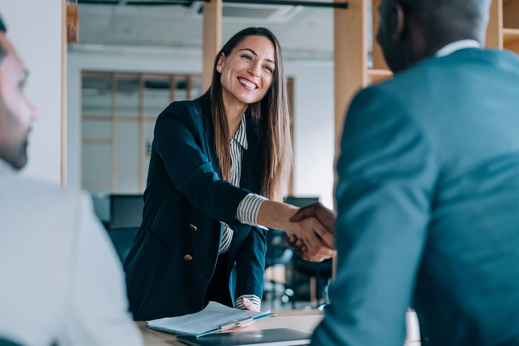 Two-people-shaking-hands